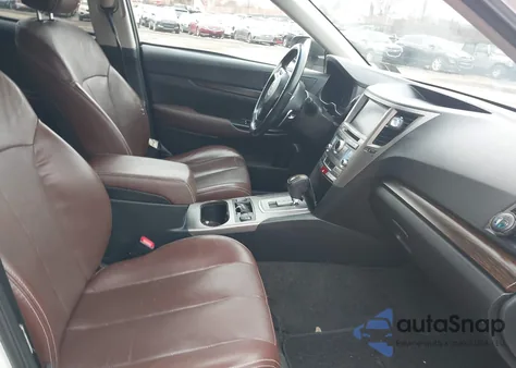 2013 Subaru Outback 2.5I Limited z USA, uszkodzony, nr VIN 4S4BRCSC5D3258912